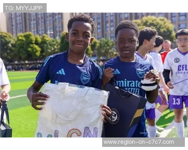 阿森纳成都足球热潮席卷西南地区助力青少年足球发展