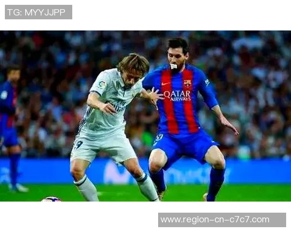 足球超远进球的传奇瞬间如何改变比赛格局与球员心态